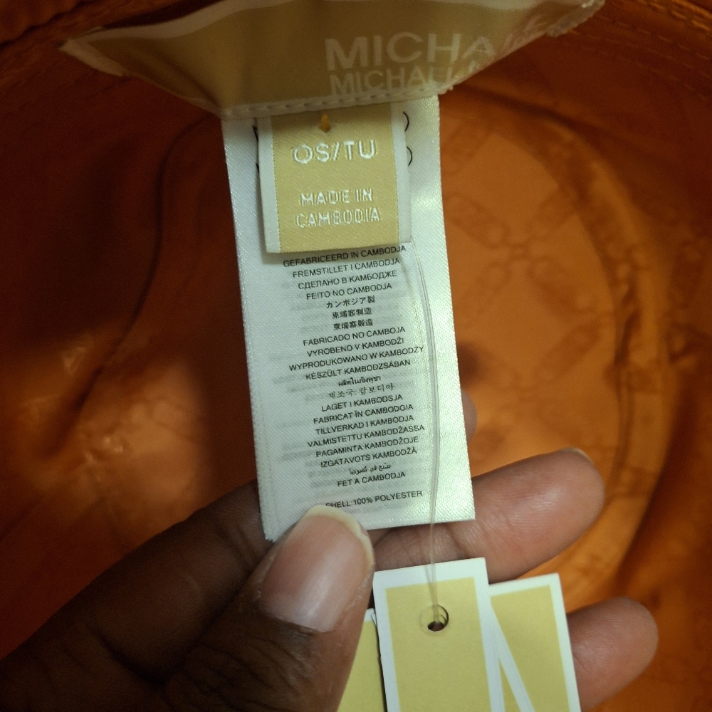Host Pick Michael Kors Woven Bucket Hat - Picture 4 of 12